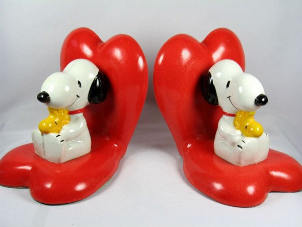 Snoopy and Woodstock Vintage Hearts Bookends (Nice To Display As Figur