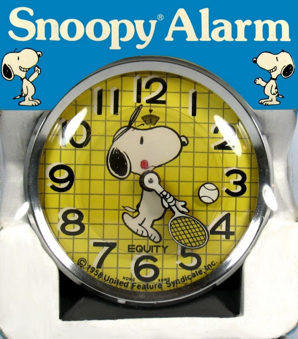 Snoopy Vintage Tennis Player Alarm Clock (NEW BUT DOESN'T WORK/NEEDS REPAIRED) - Nice Display!