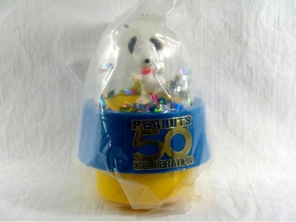 2000 Wendy's Fast Food Toy - Snoopy Confetti Globe 50th Anniversary