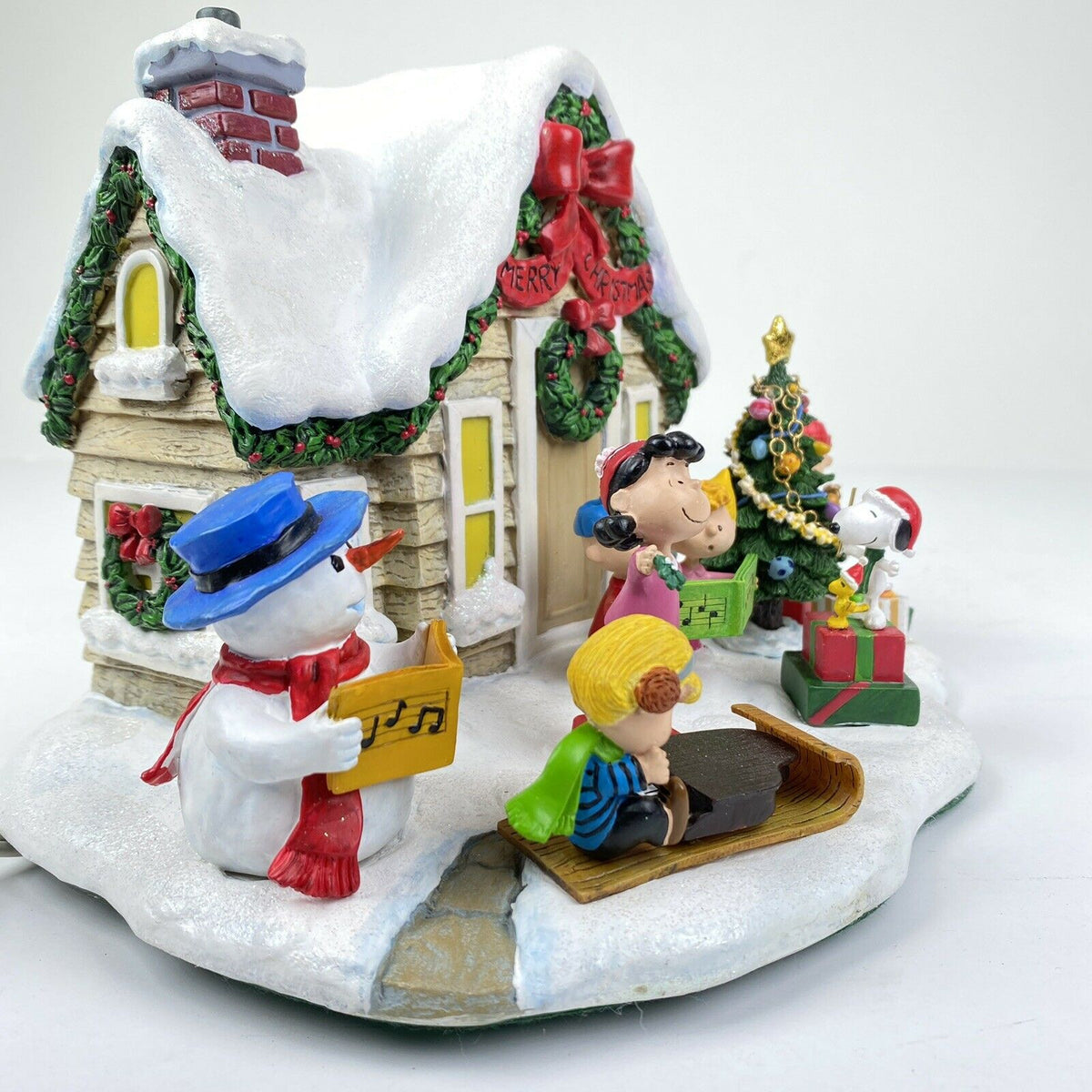 Danbury Mint Peanuts Lighted Christmas Cottage Sculpture (MINT In