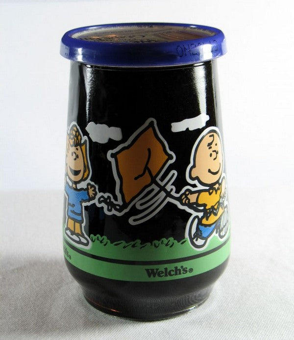Welch's Jelly Glass: Charlie Brown Flies A Kite| snoopn4pnuts.com