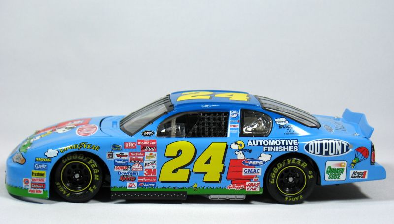 Jeff Gordon Peanuts 50th Anniv. Diecast Stock Car | snoopn4pnuts.com