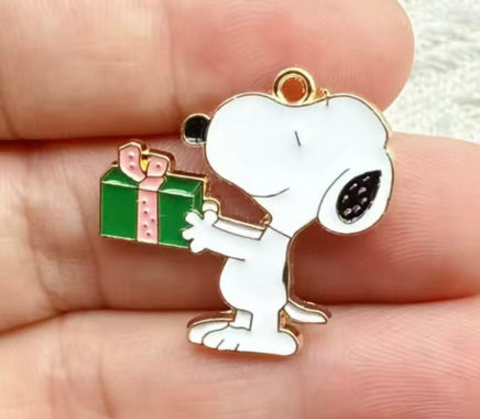 Peanuts Enamel Charm - Snoopy's Gift - snoopn4pnuts.com