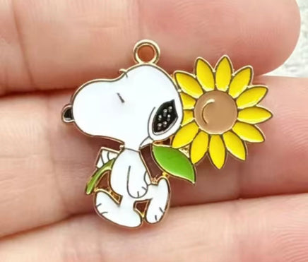 Peanuts Enamel Charm - Snoopy's Sunflower - snoopn4pnuts.com