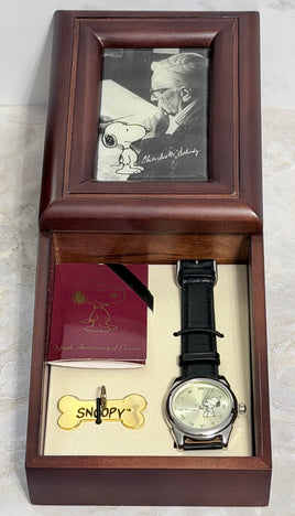 Peanuts 50th Anniversary Quartz FOSSIL Watch In Wood Case - Silver Watch Case