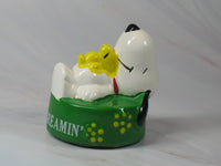 Snoopy Mini Paperweight - Daydreamin' (Light Wear To Felt Pad) - snoopn4pnuts.com