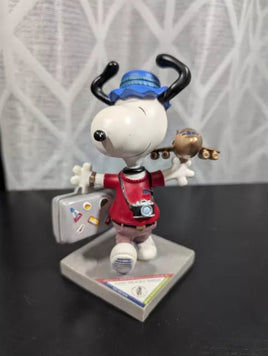 Peanuts on Parade - "World Traveler" (Box Discolored On Inside and Outer Bottom) - snoopn4pnuts.com