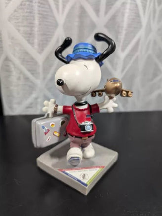 Peanuts on Parade - "World Traveler" (Box Discolored On Inside and Outer Bottom) - snoopn4pnuts.com