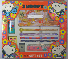 Snoopy Complete Desk Set For Home Or School (Includes Everything You Need!) - RARE JAPANESE SAMPLE! - snoopn4pnuts.com