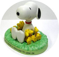 Hallmark Figurine:  Friendly Shoulder (Near Mint)