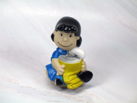 Lucy Squeezing Toothpaste PVC Figure (Unknow Origin - ? Toy Piece) - RARE!