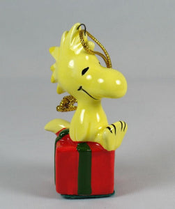 1975 Woodstock's Gift Christmas Ornament (2 Tiny Paint Flecks)
