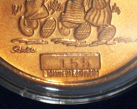 Peanuts Limited - Edition Bronze Coin (Sports Commemoratives Series - Hockey) - snoopn4pnuts.com