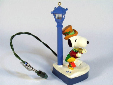 1994 Magic Collector's Series Christmas Ornament - Peanuts with Flickering Light (MINT IN BOX) - snoopn4pnuts.com