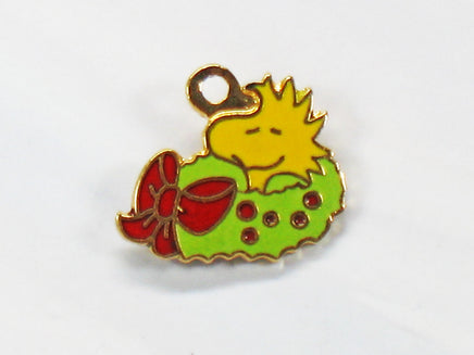Woodstock In Christmas Wreath Cloisonne Charm - snoopn4pnuts.com