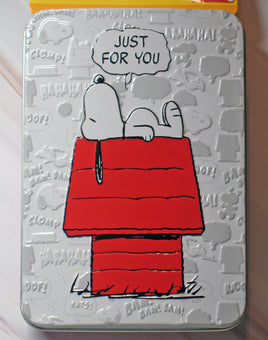 Snoopy Embossed Metal Christmas Gift Card Holder (New But Near Mint) - snoopn4pnuts.com