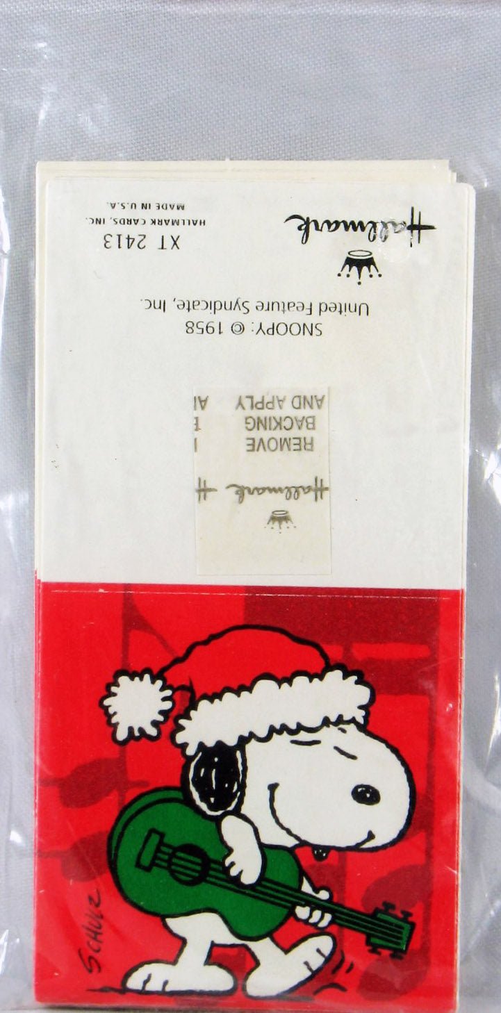 Snoopy Vintage Mini Self-Adhesive Christmas Gift Tags | snoopn4pnuts.com Snoopy Vintage Mini Self-Adhesive Christmas Gift Tags | snoopn4pnuts.com