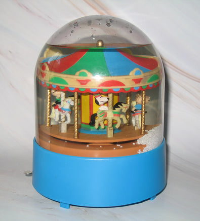 Peanuts Carousel Revolving/Animated Musical Snow Globe (Near Mint/Large Air Bubble) - snoopn4pnuts.com