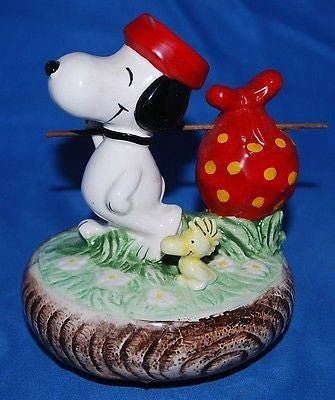 Snoopy Hobo Musical and Rotating Figurine - Plays "Born Free" - snoopn4pnuts.com