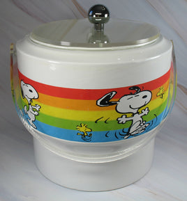 Snoopy Vintage Ice Bucket - RARE! (Outer Bucket Mint But Needs Replacement Liner) - snoopn4pnuts.com