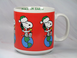 Snoopy Vintage Christmas Mug - Peace On Earth - snoopn4pnuts.com