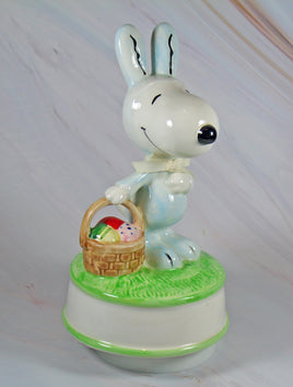 1985 Snoopy Easter Bunny Musical Figurine (Music Plays Slowly) - snoopn4pnuts.com