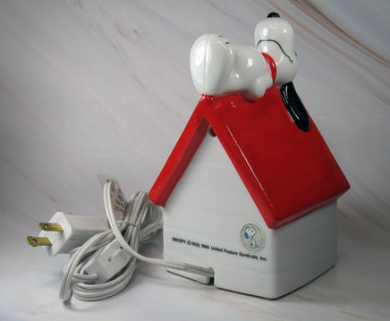 Snoopy Doghouse - Shaped Ceramic Night Light - snoopn4pnuts.com