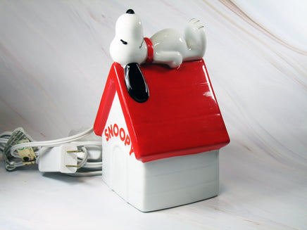 Snoopy Doghouse - Shaped Ceramic Night Light - snoopn4pnuts.com