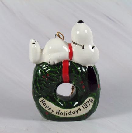 1979 Snoopy On Wreath Christmas Ornament