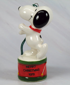 1978 Snoopy On Drum Ornament - snoopn4pnuts.com