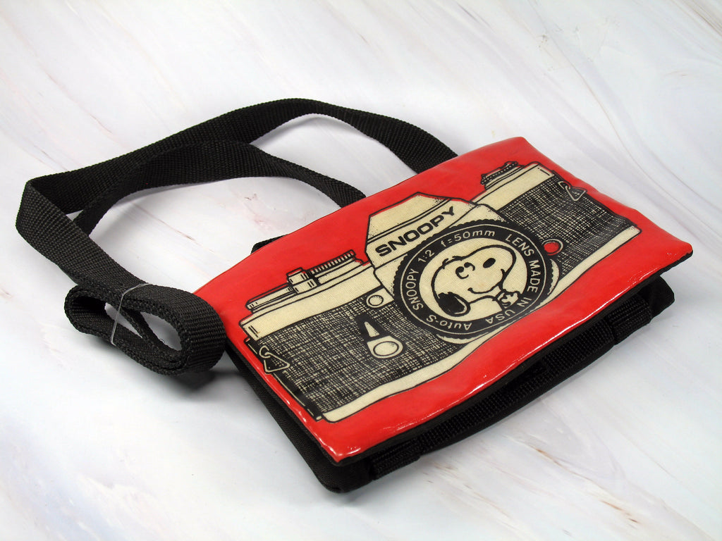 Snoopy Flap-Style Shoulder Purse (New But Near Mint)