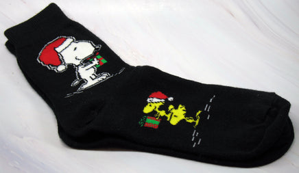 Snoopy Christmas Crew Socks - snoopn4pnuts.com