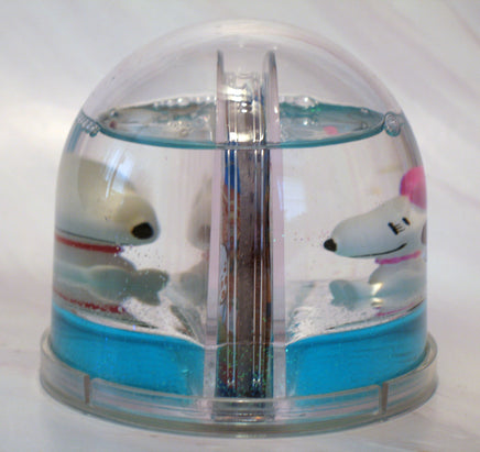 2014 Snoopy and Siblings 2 - Month Calendar Water Globe With Floating Characters - Year Repeats in 2025 and 2031! - snoopn4pnuts.com