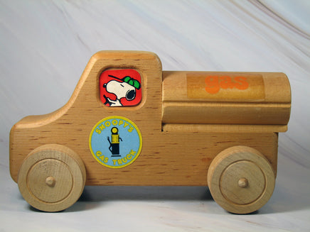 Snoopy Vintage Wooden Gas Truck - snoopn4pnuts.com