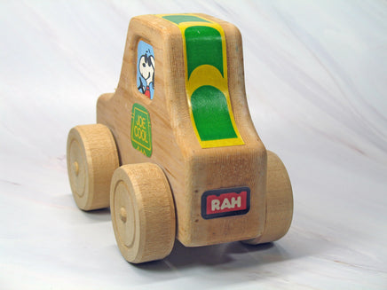 Snoopy Vintage Wooden Race Car (Missing 1 Small Sticker) - snoopn4pnuts.com