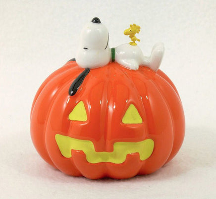 Dept. 56 "Snoopy's Pumpkin" - snoopn4pnuts.com