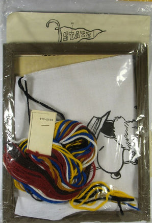 Peanuts Crewel Stitchery Kit - State Fan