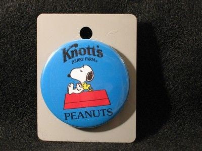 KNOTTS BERRY FARM - SNOOPY AND WOODSTOCK PINBACK BUTTON
