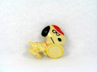 Snoopy Tennis Player Magnet (Discolored)