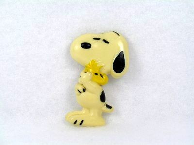 Snoopy Hugs Woodstock Magnet (Discolored)
