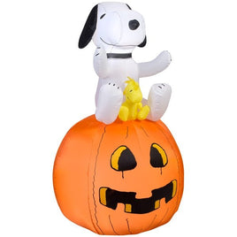 Snoopy on Pumpkin Lighted Halloween Inflatable - snoopn4pnuts.com