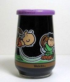 Welch's Jelly Glass:  Lucy And Charlie Brown Play Football (Red Lid)