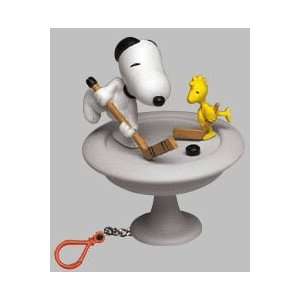 Basic Fun Wind Up Key Chain With Moving Parts - Snoopy And Woodstock Play Hockey
