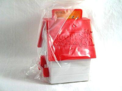 2000 Wendy's Fast Food Toy - Doghouse Pop-Up Pictures 50Th Anniversary