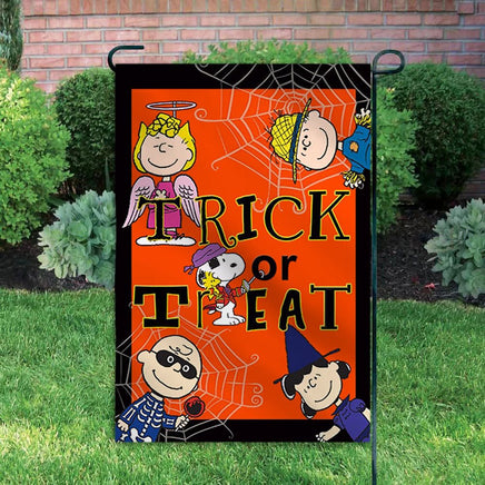 Peanuts Double - Sided Flag - Snoopy Halloween Trick or Treat - snoopn4pnuts.com