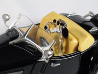 Silver Deer Crystal Snoopy Driving Diecast Mercedes Roadster (Near Mint) - snoopn4pnuts.com
