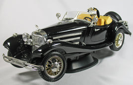 Silver Deer Crystal Snoopy Driving Diecast Mercedes Roadster (Near Mint) - snoopn4pnuts.com