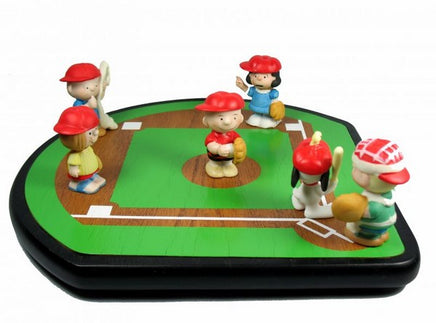 Peanuts Gang Baseball Team Figurine Set Display