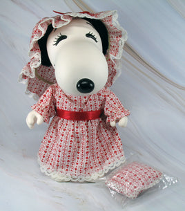 Belle Vintage Rubber Doll and Pillow With Acrylic Display Case - snoopn4pnuts.com
