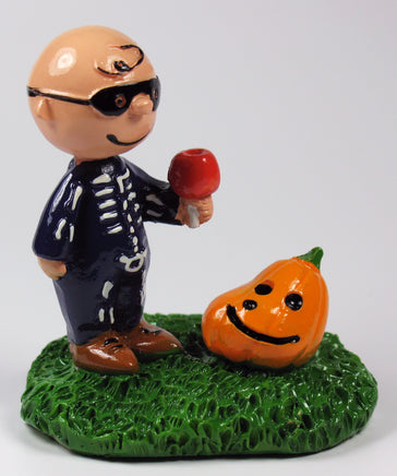 Charlie Brown Halloween Figurine - snoopn4pnuts.com